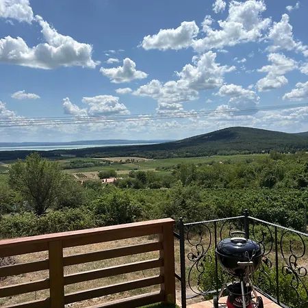 Mona-lak Balaton Panorama Апартаменты