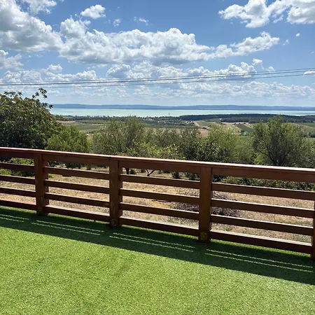 Mona-lak Balaton Panorama Апартаменты *
